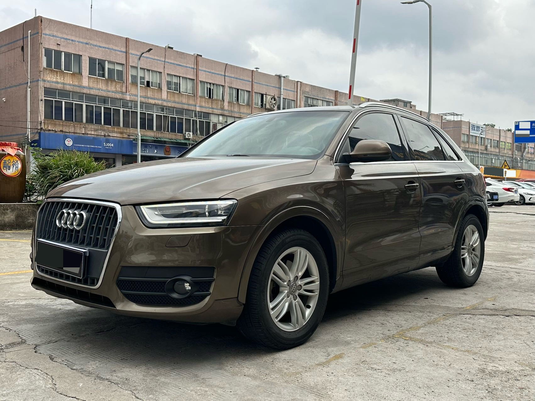 Audi Q3 2014 car image 