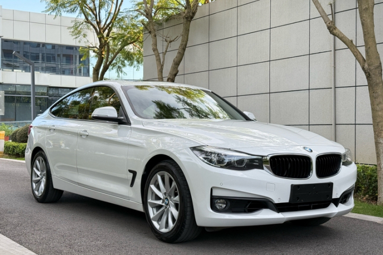 BMW 3 Series GT 2018 car image #4