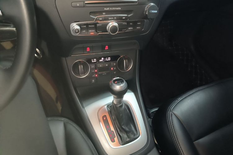 Audi Q3 2018 #14 Audi Q3 2018 car image #14