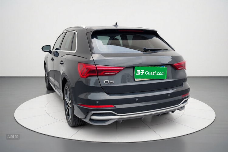 Audi Q3 2020 car image #5