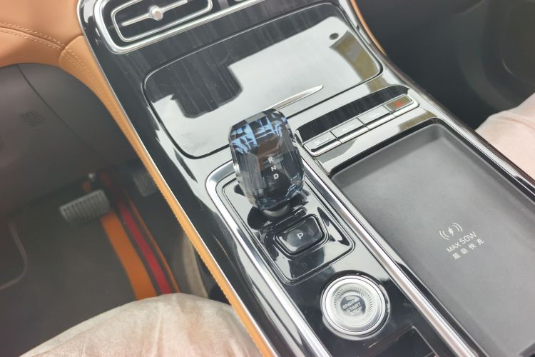 GEELY Boyue L 2026 immagine di auto #14