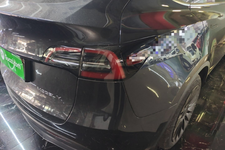 Tesla Model Y 2024 #8 Tesla Model Y 2024 car image #8