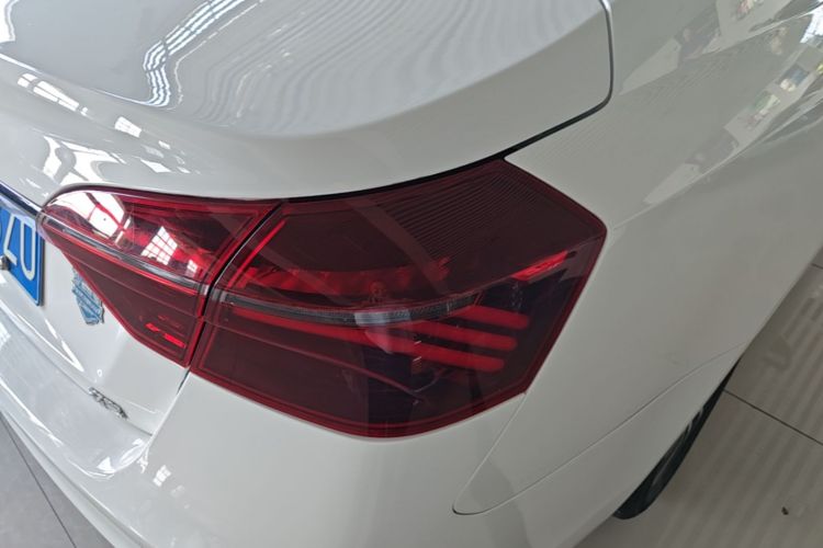 GEELY Emgrand 2020 #8 GEELY Emgrand 2020 car image #8