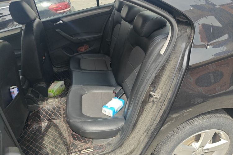 Volkswagen Santana 2015 car image #10