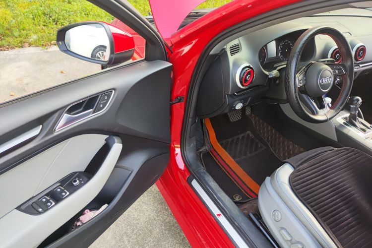Audi A3 2019 car image #16