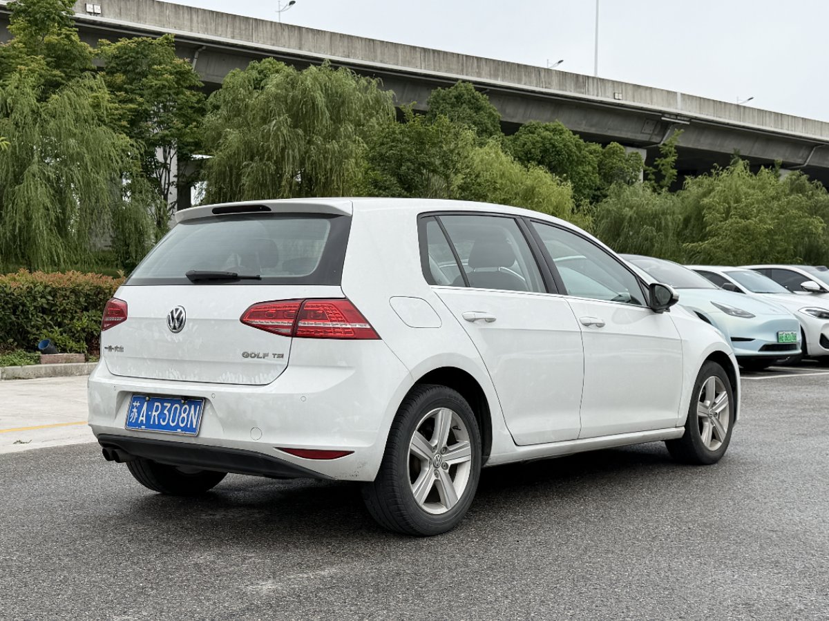 Volkswagen Golf 2014 car image #9