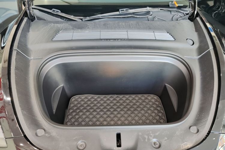 Tesla Model Y 2023 #20 Tesla Model Y 2023 car image #20
