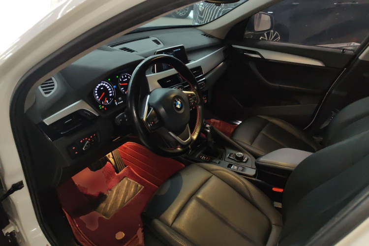 BMW X1 2019 car image #12