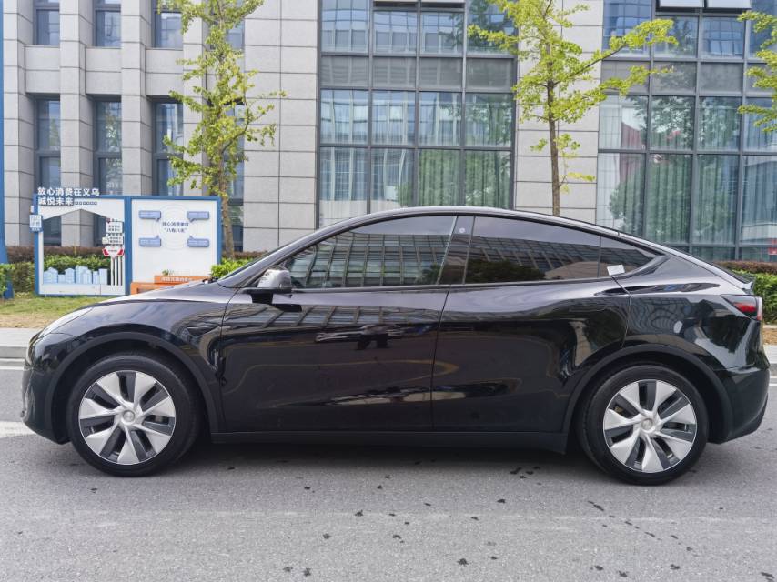 Tesla Model Y 2023 #3 Tesla Model Y 2023 immagine di auto #3