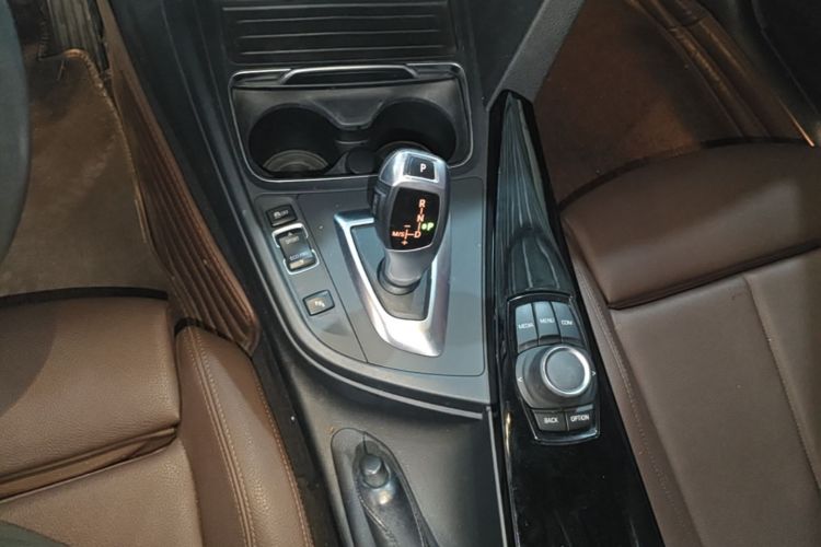 BMW 3 Series 2018 #18 BMW 3 Series 2018 car image #18