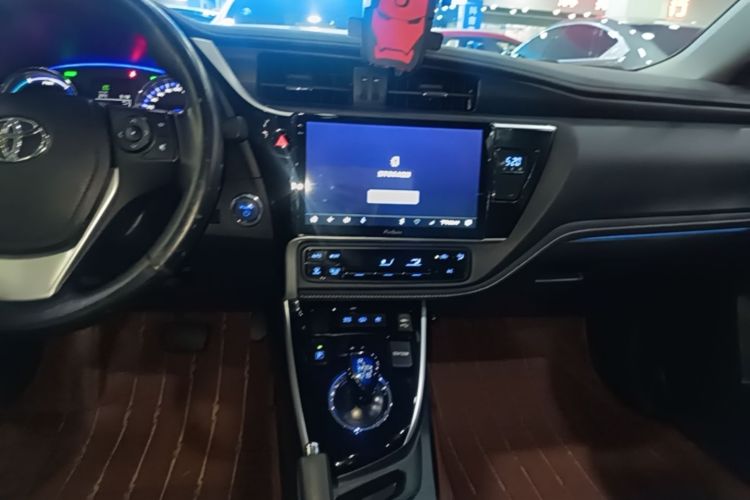 Toyota Corolla Hybird E+ 2019 immagine di auto #13