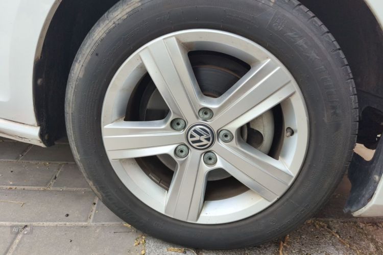 Volkswagen Golf 2015 car image #9