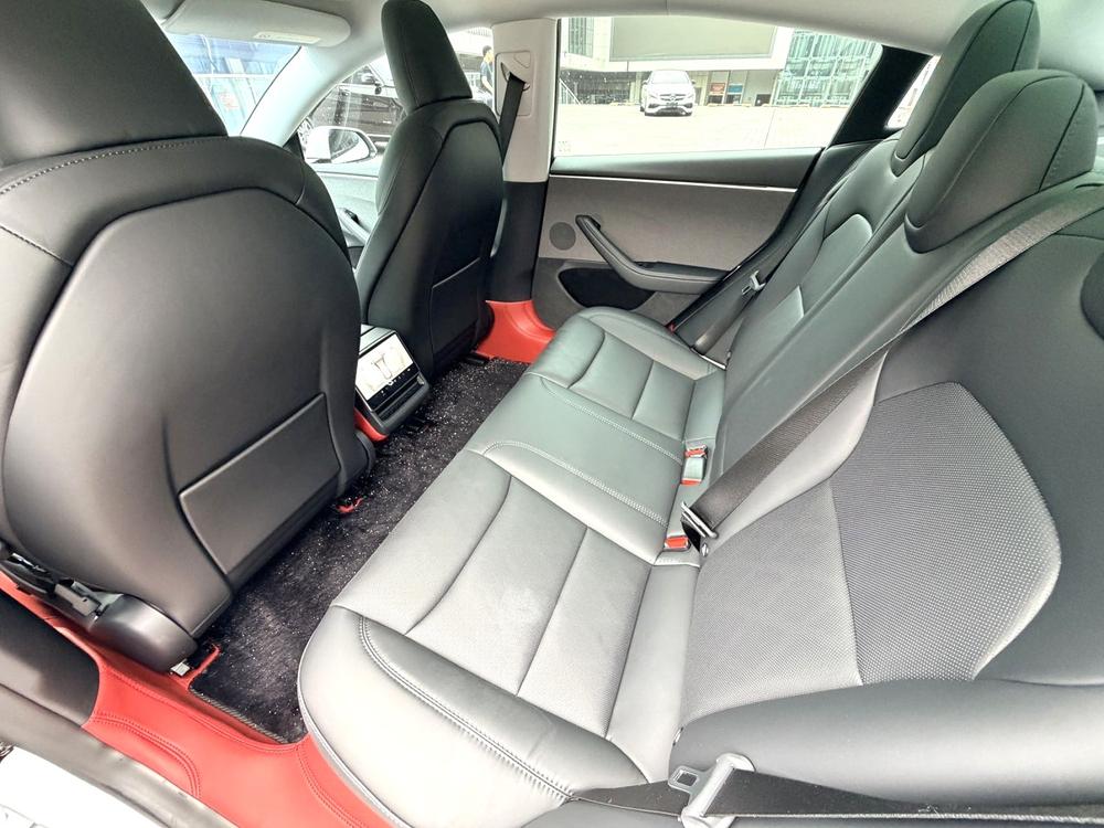Tesla Model 3 2024 car image #9