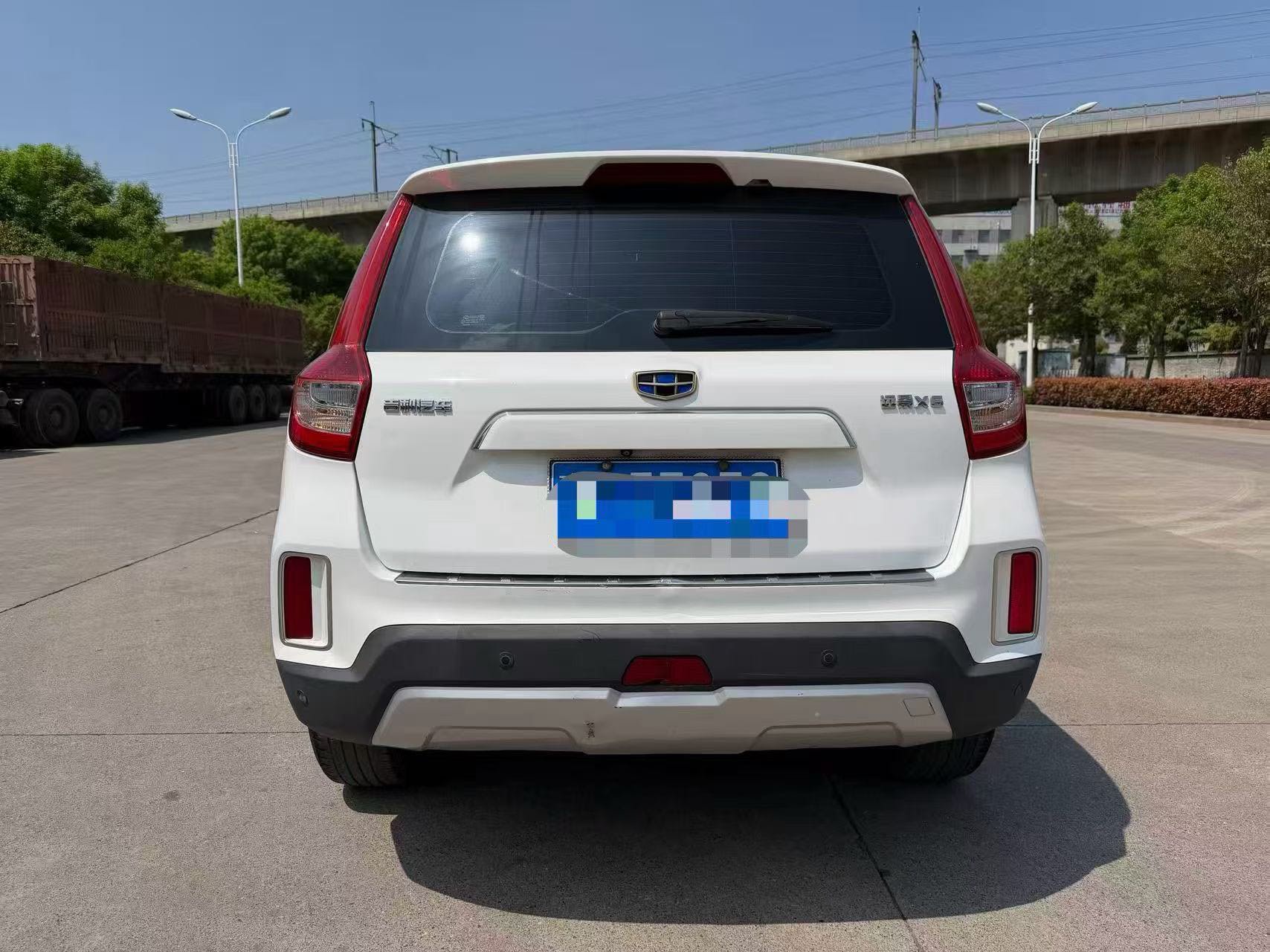 GEELY Vision X6 2017 immagine di auto #5