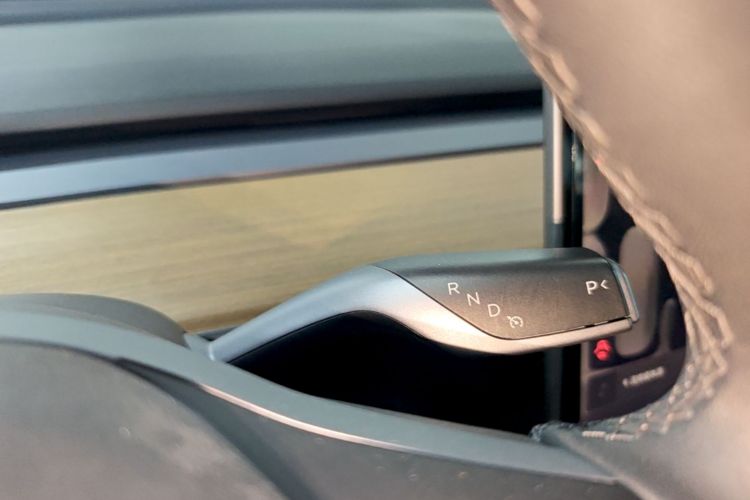 Tesla Model 3 2023 car image #18