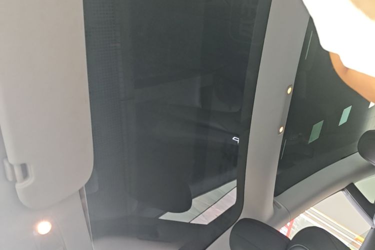 Tesla Model 3 2022 car image #18