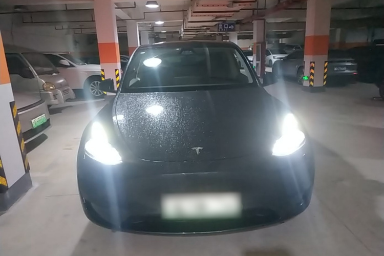 Tesla Model Y 2024 #3 Tesla Model Y 2024 car image #3
