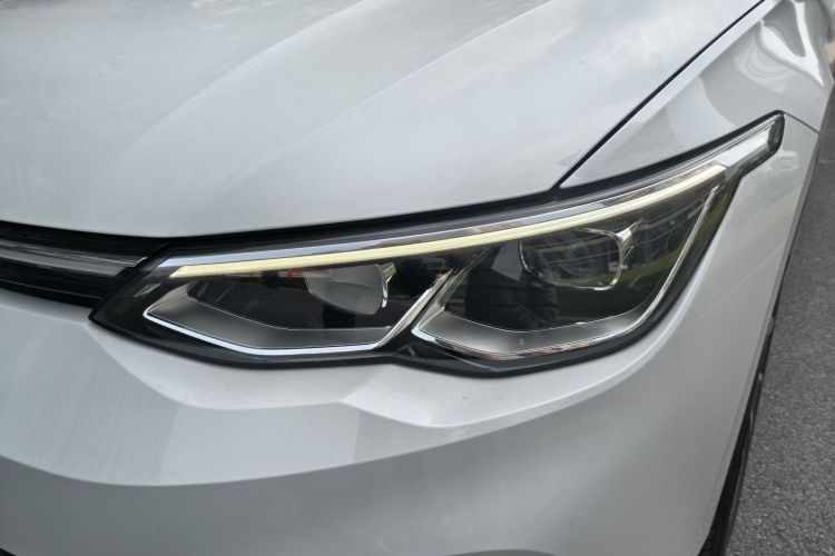 Volkswagen Golf 2022 car image #23
