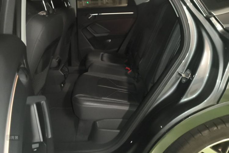 Audi Q3 2021 car image #19