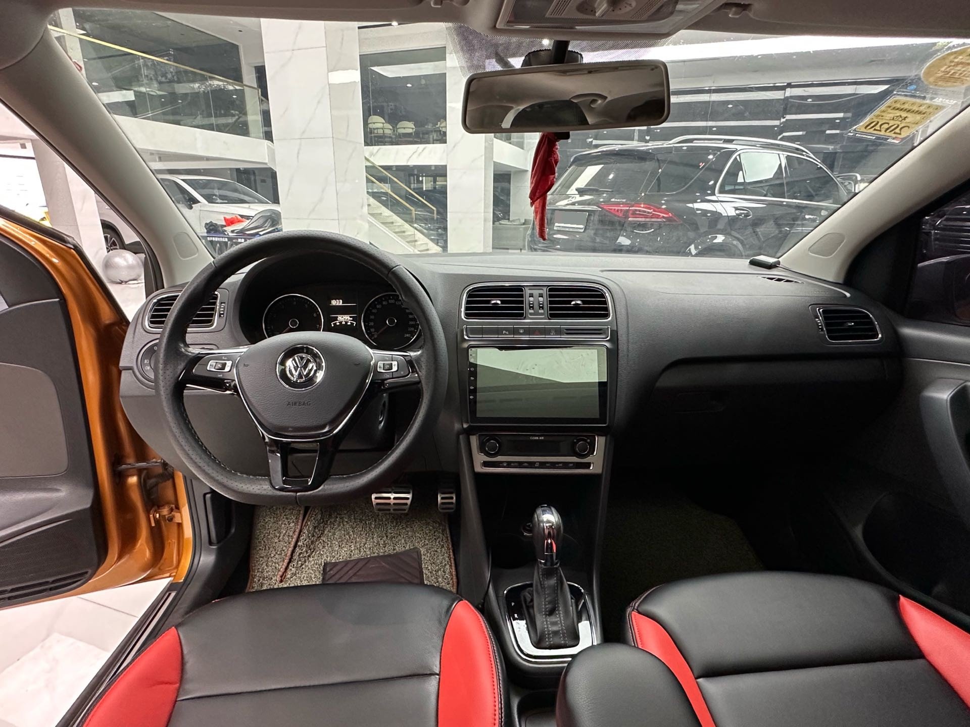 Volkswagen Polo 2016 car image #12