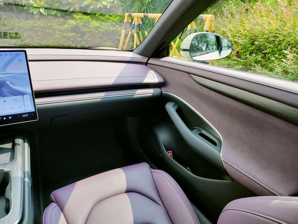 2025 car image #17