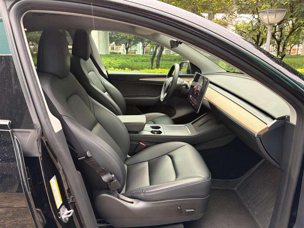 Tesla Model Y 2022 #14 Tesla Model Y 2022 car image #14