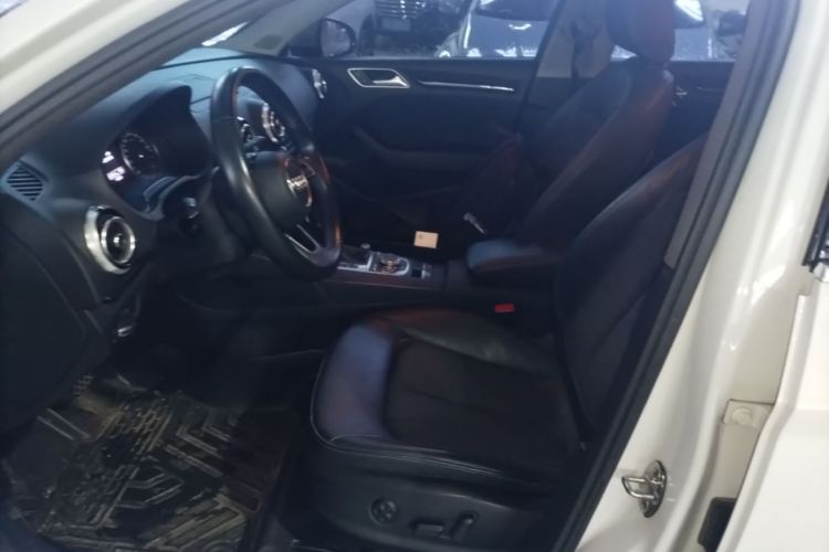 Audi A3 2019 car image #19
