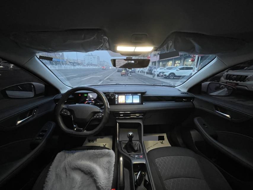 Roewe i5 2024 #9 Roewe i5 2024 car image #9