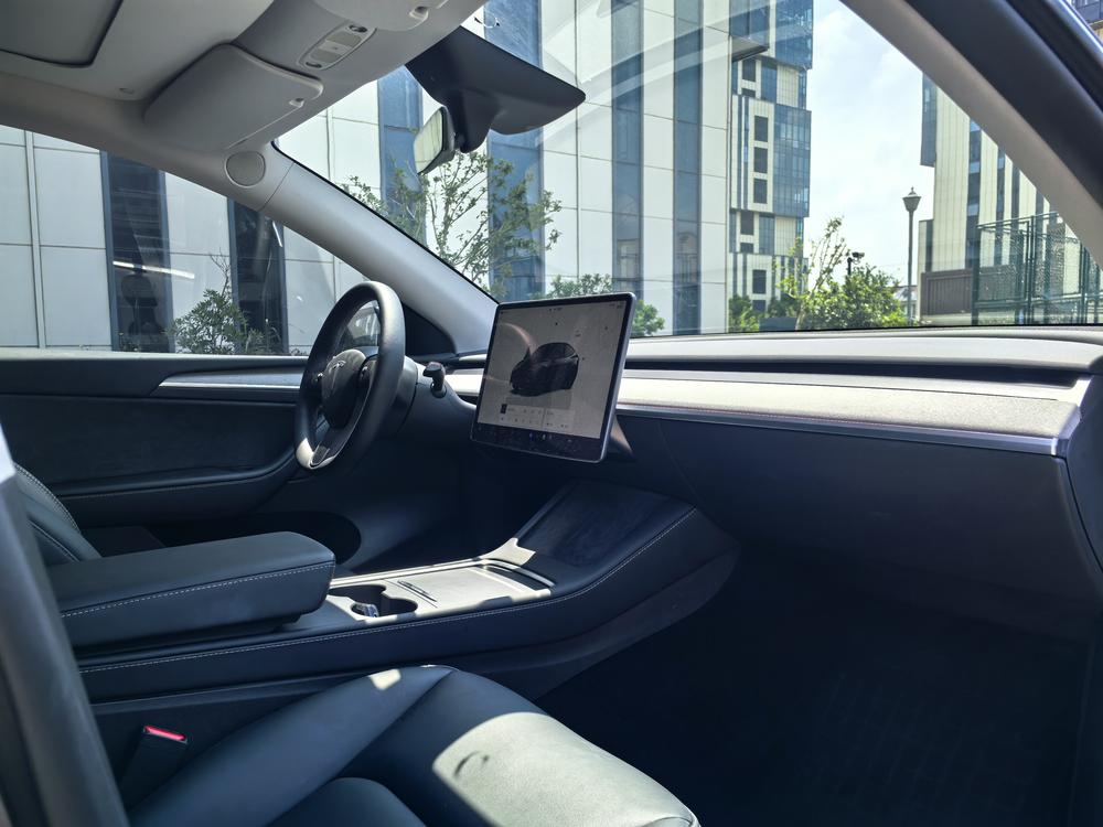 Tesla Model Y 2024 #12 Tesla Model Y 2024 car image #12