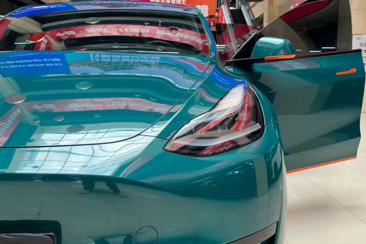 Tesla Model Y 2024 car image #9