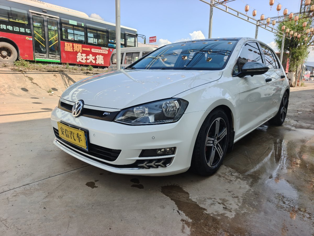 Volkswagen Golf 2015 Volkswagen Golf 2015 car image