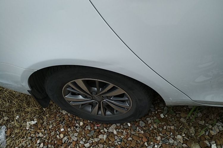 GEELY Emgrand 2019 car image #10