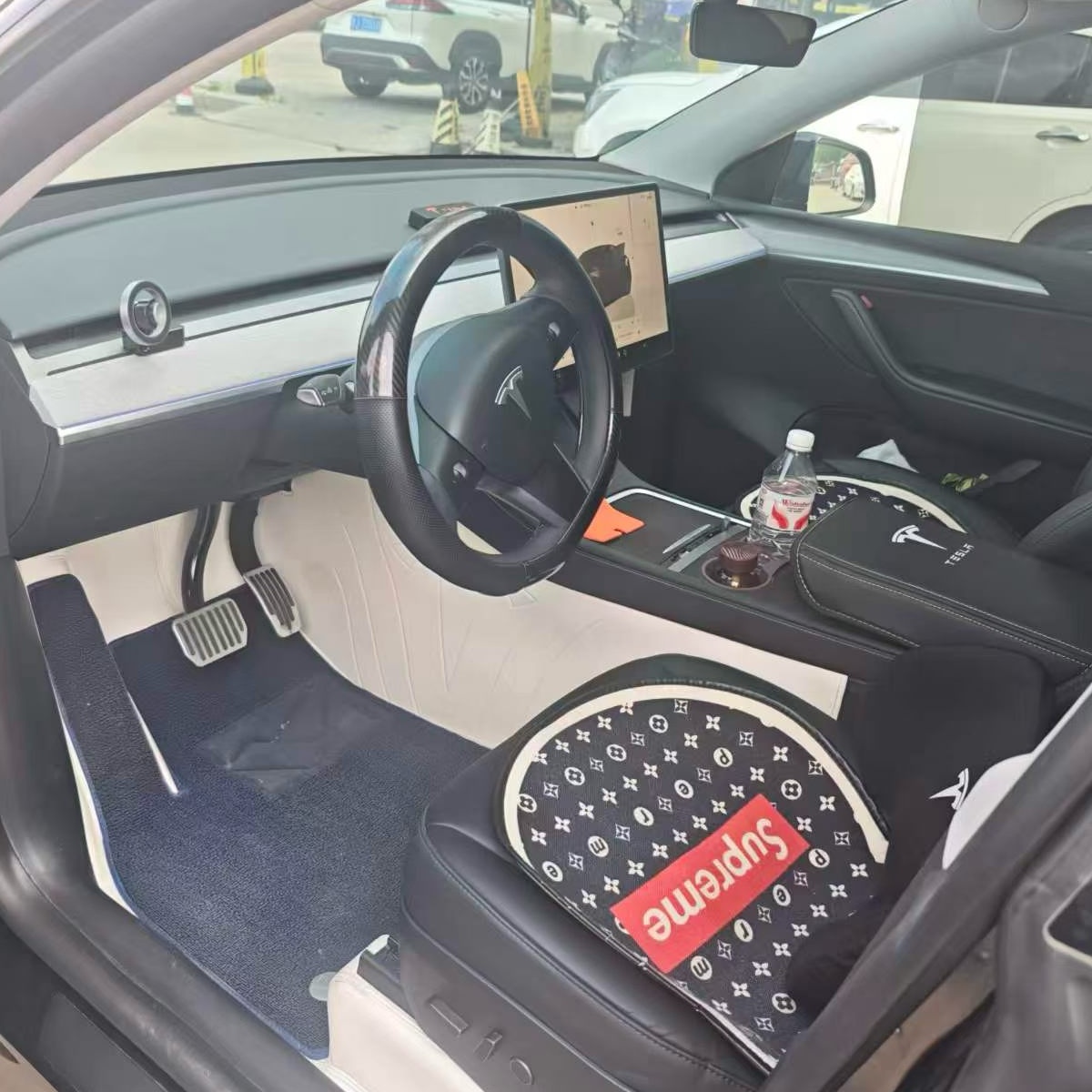 Tesla Model Y 2024 car image #3