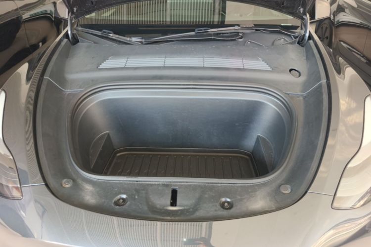 Tesla Model Y 2024 #20 Tesla Model Y 2024 car image #20