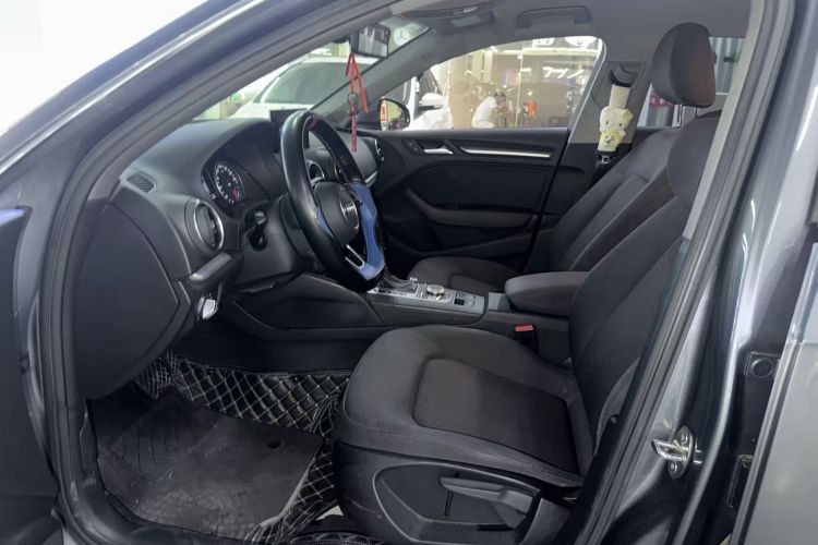 Audi A3 2019 car image #12