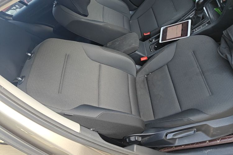 Volkswagen Golf 2017 car image #24