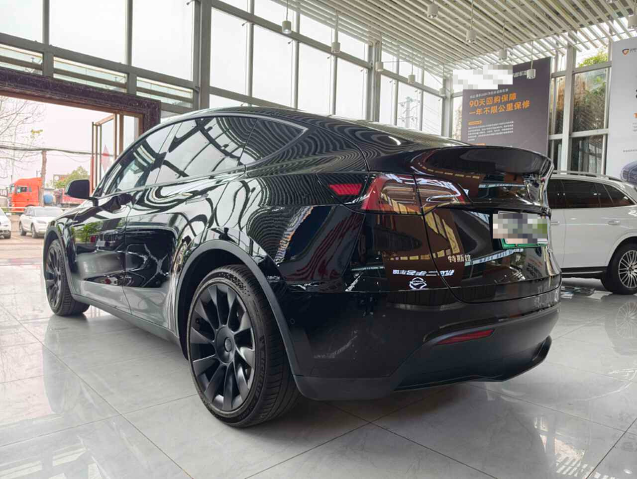 Tesla Model Y 2022 car image #6