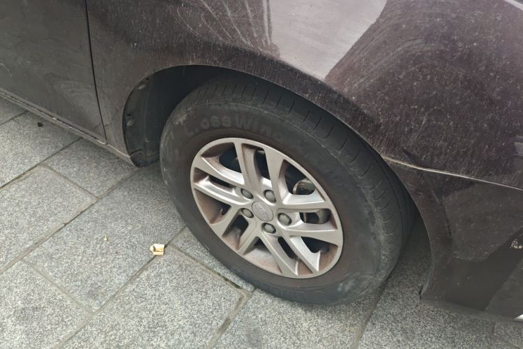 GEELY Emgrand 2016 car image #9