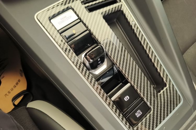 Volkswagen Golf 2024 car image #14