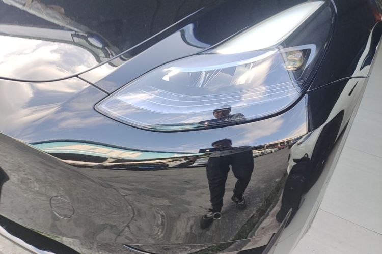 Tesla Model Y 2023 car image #20