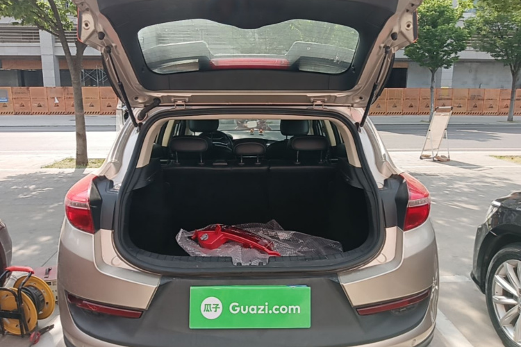 GEELY Emgrand GS 2018 car image #19