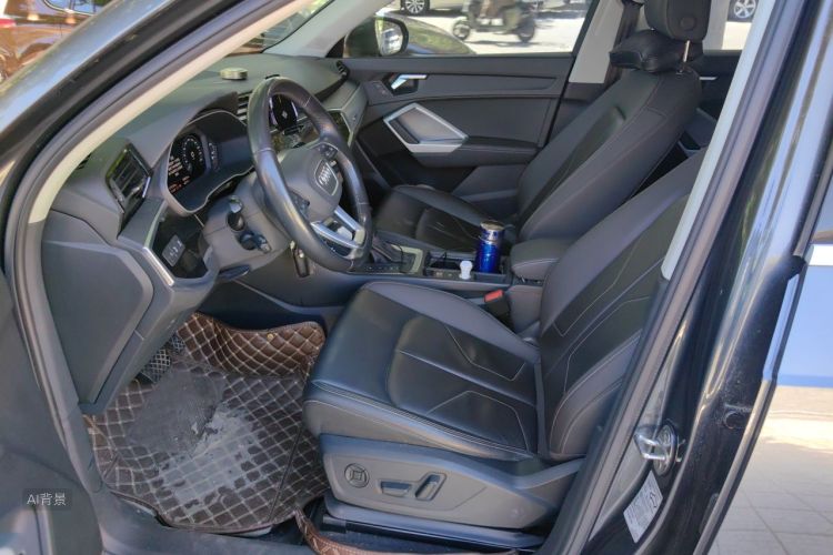 Audi Q3 2021 car image #18