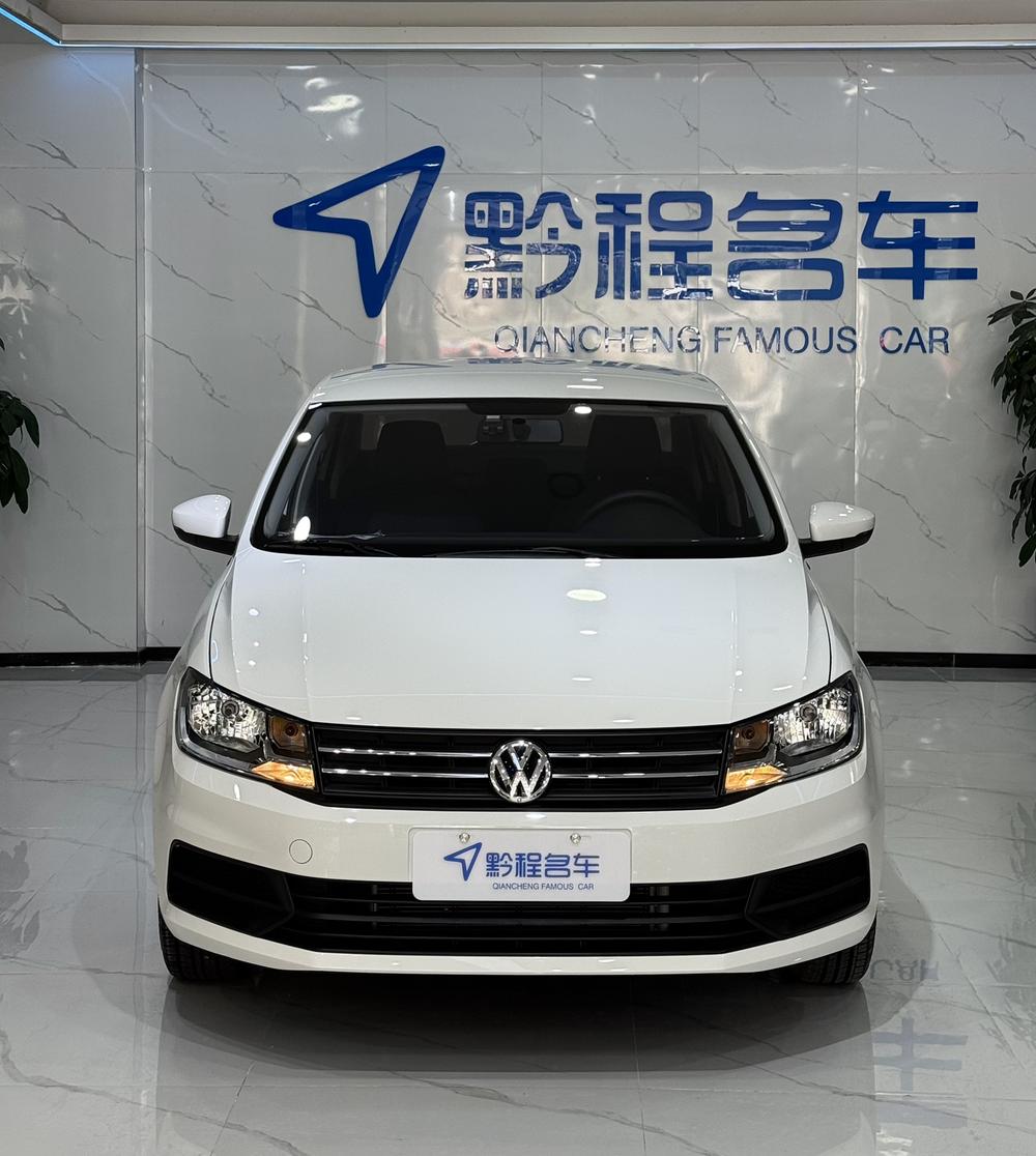Volkswagen Santana 2022 car image #2
