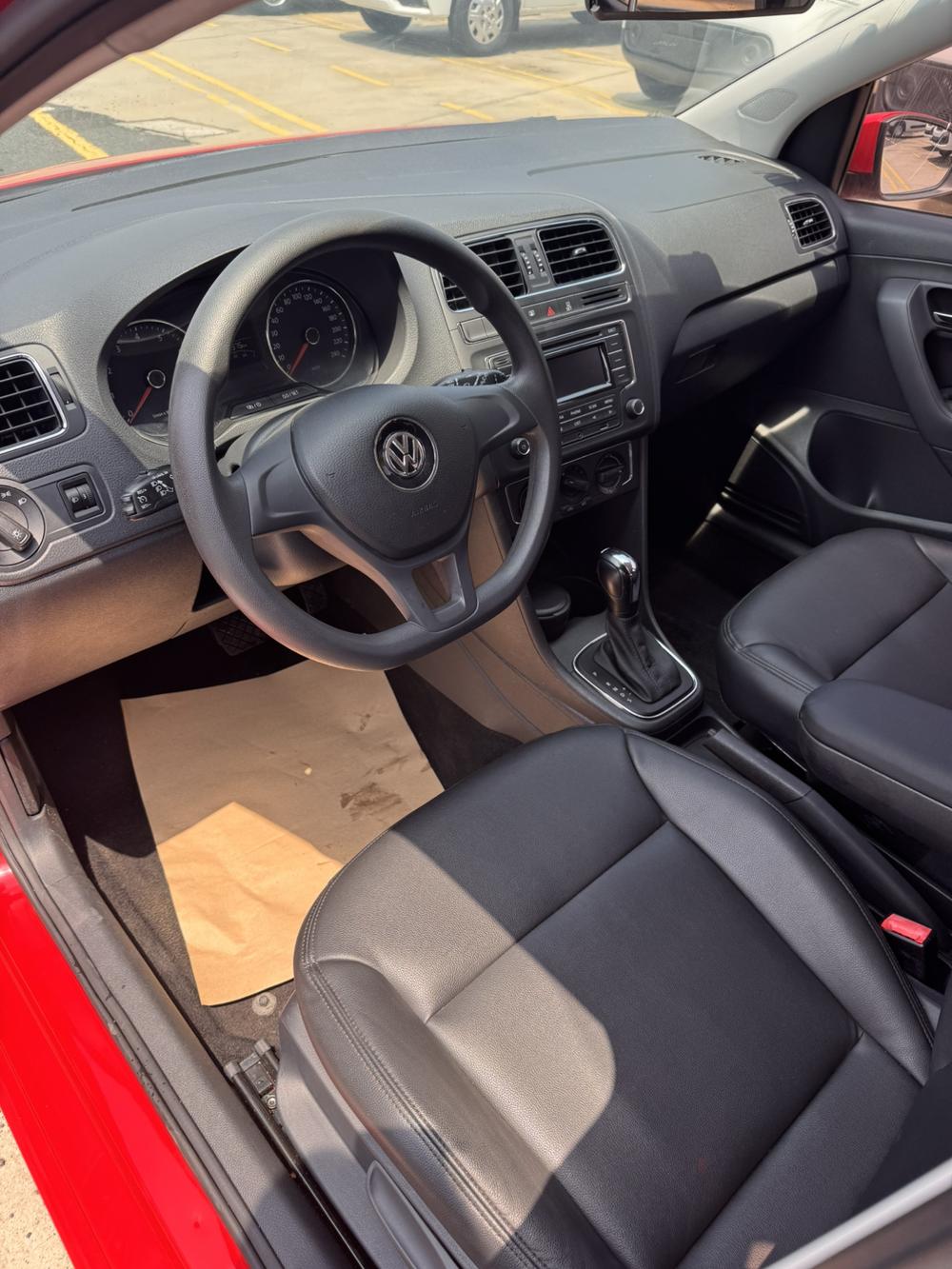 Volkswagen Polo 2014 car image #12