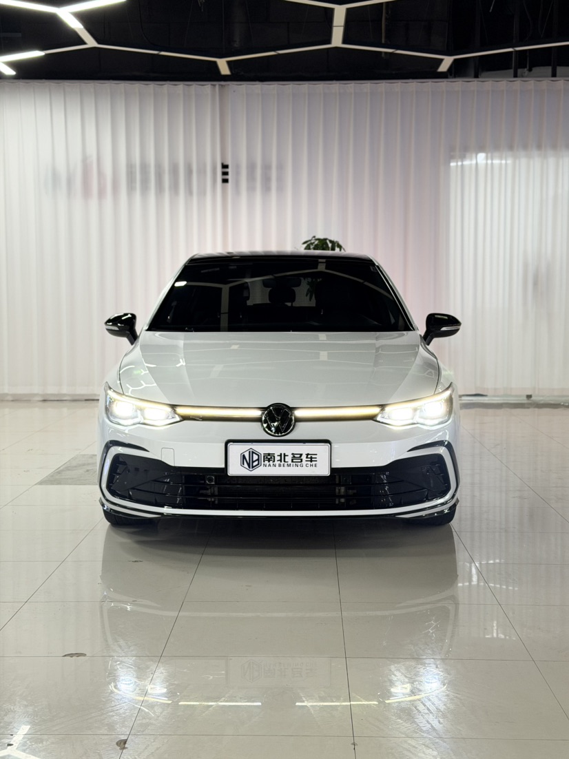 Volkswagen Golf 2023 car image #10
