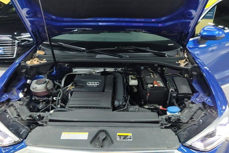 Audi Q3 2020 car image #20