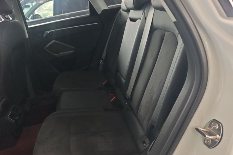 Audi Q3 2022 car image #19