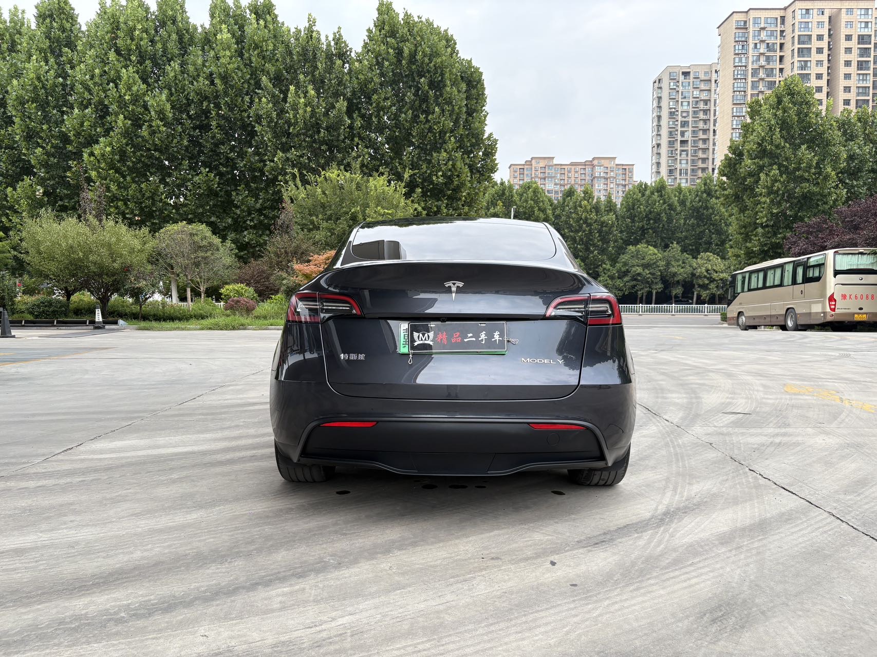 Tesla Model Y 2024 car image #10
