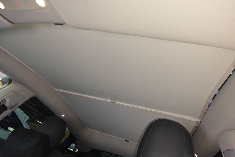 Tesla Model Y 2021 #20 Tesla Model Y 2021 car image #20