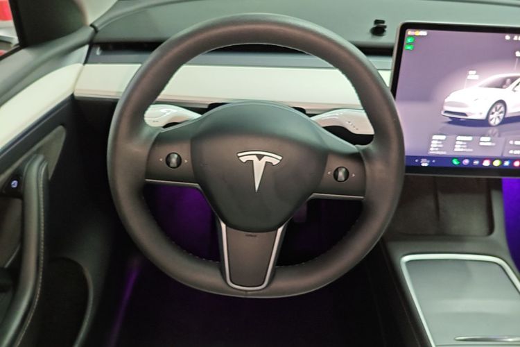 Tesla Model Y 2023 #11 Tesla Model Y 2023 car image #11